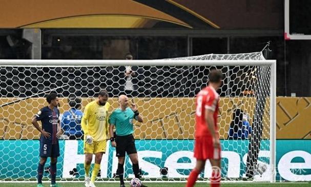 红牌+点球争议!巴黎愤怒 拜仁不服 名哨46岁执法引质疑 红牌+点球争议!巴黎愤怒 拜仁不服 名哨46岁执法引质疑