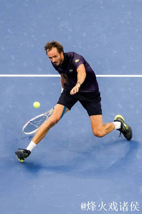 梅德韦杰夫决胜盘退赛 勒纳-钱生涯首进巡回赛决赛 梅德韦杰夫决胜盘退赛 勒纳-钱生涯首进巡回赛决赛